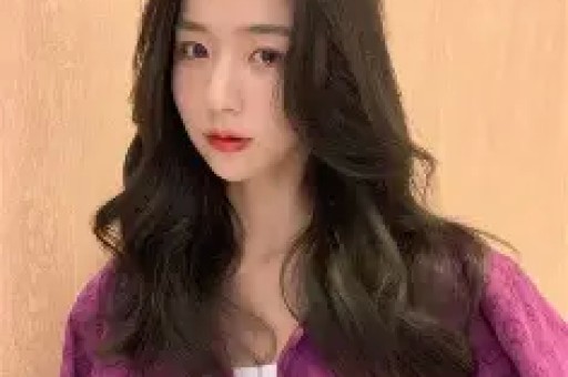1天曝3大瓜!顶流女星签协议、约会激吻、知三当三各个炸裂